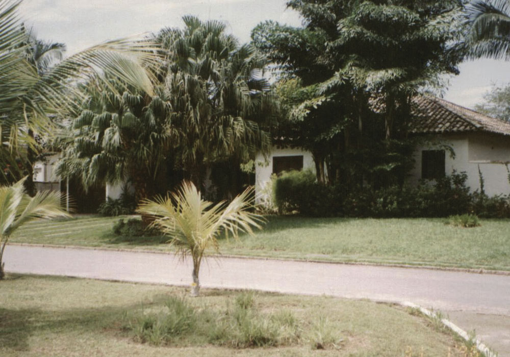 RESIDÊNCIA DE ALTO PADRÃO CONDOMÍNIO “COSTA VERDE TABATINGA”