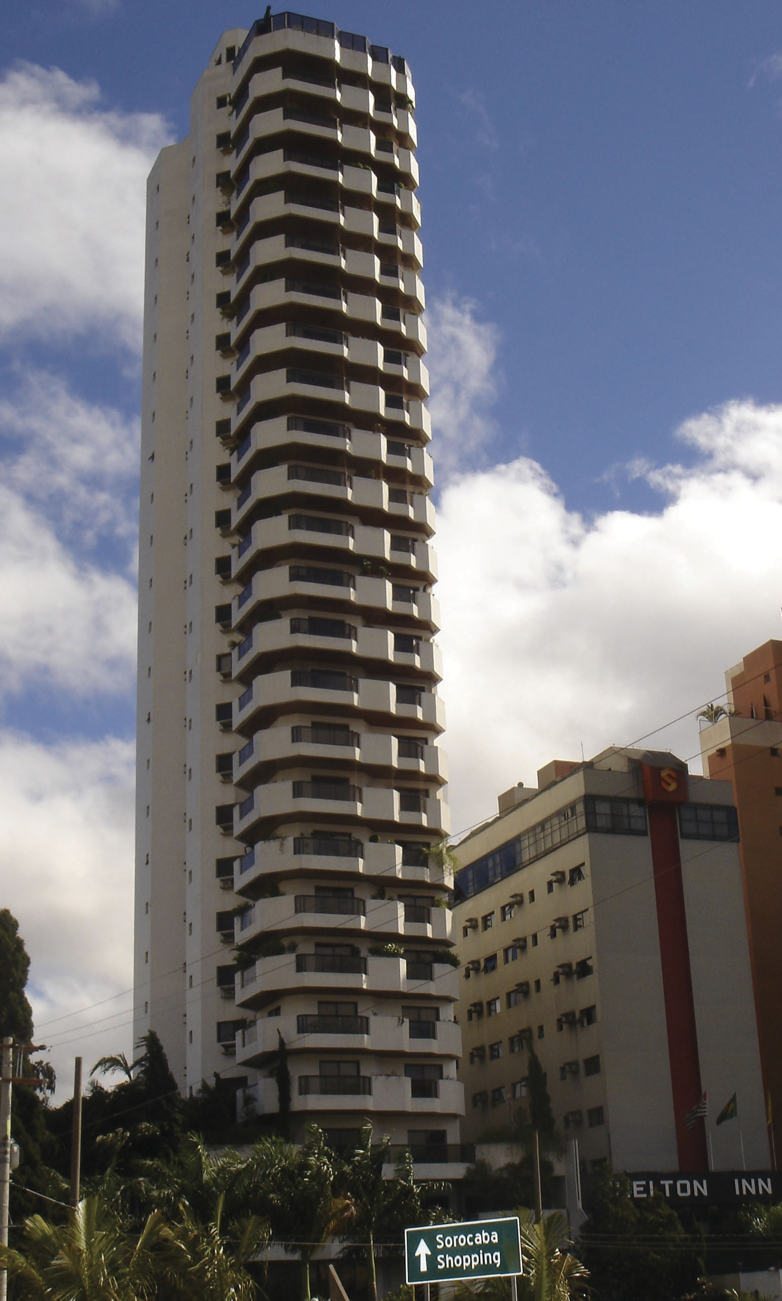 EDIFÍCIO TORRE BRANCA